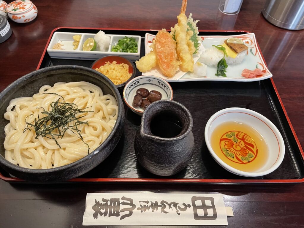 うどん本陣山田家の釜ぶっかけ定食