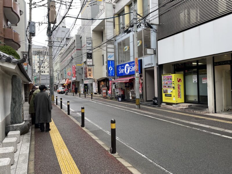 博多ラーメンシンシン天神本店前の行列