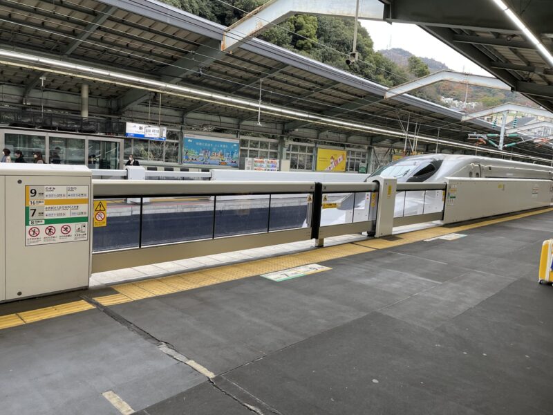 新神戸駅の新幹線こだま